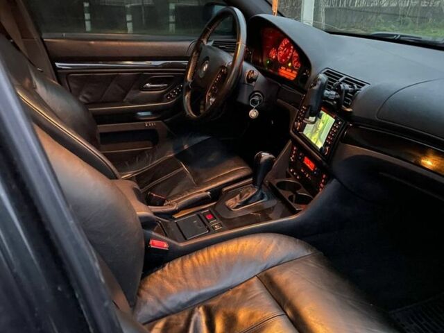 Чорний БМВ 5 Серія, об'ємом двигуна 3 л та пробігом 300 тис. км за 5600 $, фото 20 на Automoto.ua