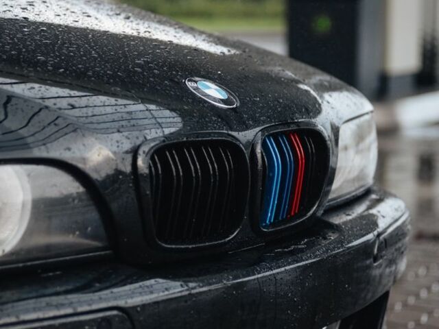 Чорний БМВ 5 Серія, об'ємом двигуна 2.9 л та пробігом 455 тис. км за 10000 $, фото 6 на Automoto.ua