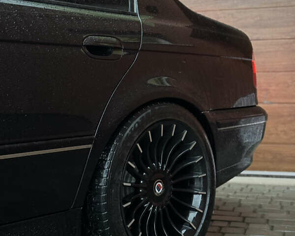 Чорний БМВ 5 Серія, об'ємом двигуна 3 л та пробігом 410 тис. км за 8200 $, фото 1 на Automoto.ua