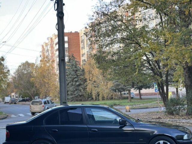 Черный БМВ 5 Серия, объемом двигателя 3 л и пробегом 350 тыс. км за 3400 $, фото 7 на Automoto.ua