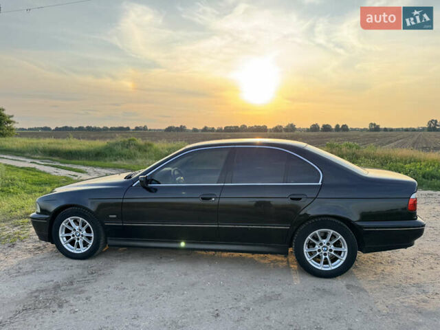 Черный БМВ 5 Серия, объемом двигателя 3 л и пробегом 355 тыс. км за 5800 $, фото 4 на Automoto.ua