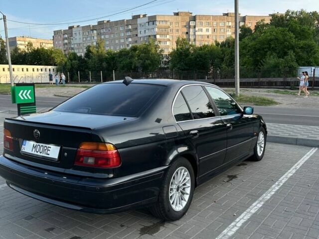 Черный БМВ 5 Серия, объемом двигателя 2.5 л и пробегом 300 тыс. км за 5700 $, фото 1 на Automoto.ua