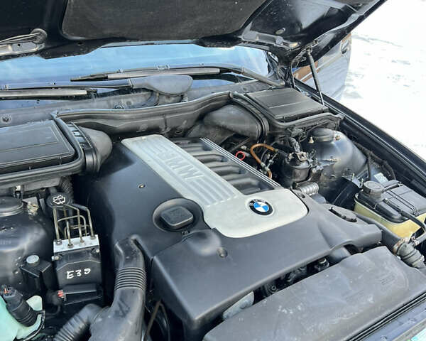 Черный БМВ 5 Серия, объемом двигателя 3 л и пробегом 324 тыс. км за 9200 $, фото 26 на Automoto.ua