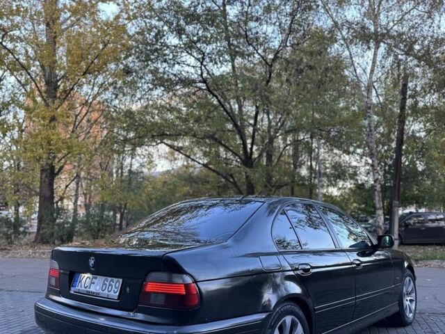 Черный БМВ 5 Серия, объемом двигателя 3 л и пробегом 350 тыс. км за 3400 $, фото 6 на Automoto.ua