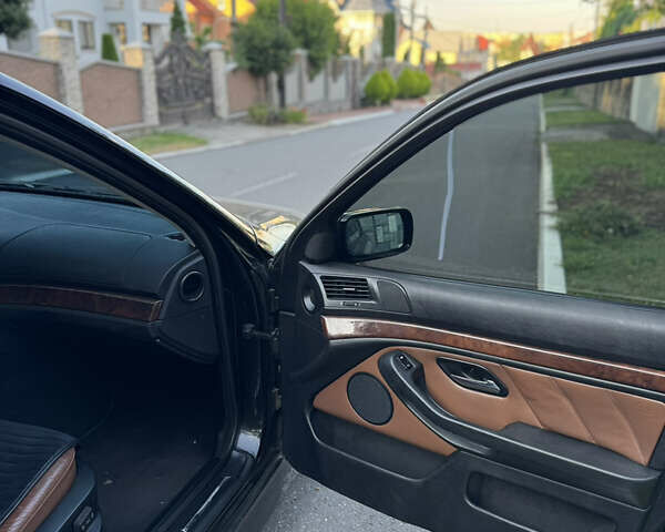 Черный БМВ 5 Серия, объемом двигателя 2.93 л и пробегом 450 тыс. км за 6000 $, фото 10 на Automoto.ua