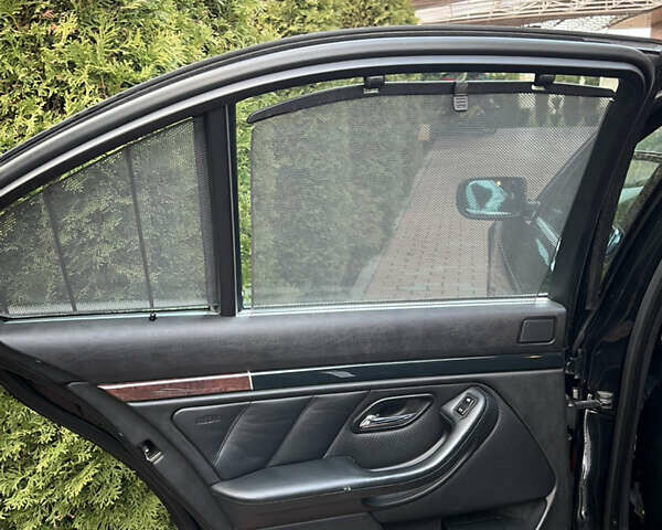 Черный БМВ 5 Серия, объемом двигателя 3 л и пробегом 322 тыс. км за 9400 $, фото 13 на Automoto.ua