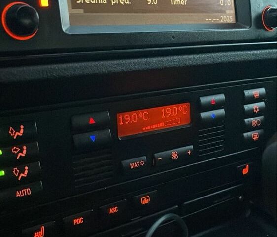 Черный БМВ 5 Серия, объемом двигателя 3 л и пробегом 300 тыс. км за 4800 $, фото 5 на Automoto.ua