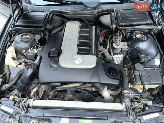 Черный БМВ 5 Серия, объемом двигателя 3 л и пробегом 346 тыс. км за 7500 $, фото 31 на Automoto.ua