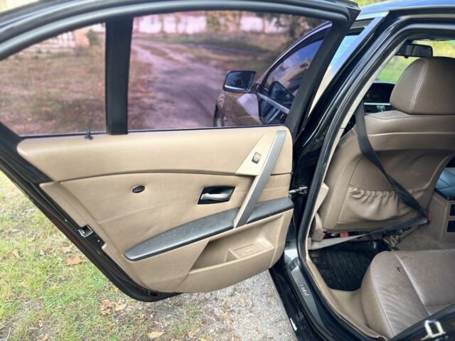 Черный БМВ 5 Серия, объемом двигателя 3 л и пробегом 500 тыс. км за 3350 $, фото 15 на Automoto.ua