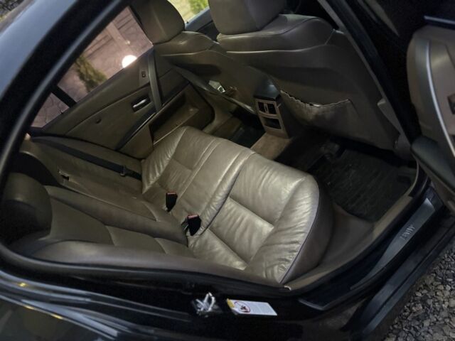 Чорний БМВ 5 Серія, об'ємом двигуна 3 л та пробігом 500 тис. км за 3100 $, фото 18 на Automoto.ua