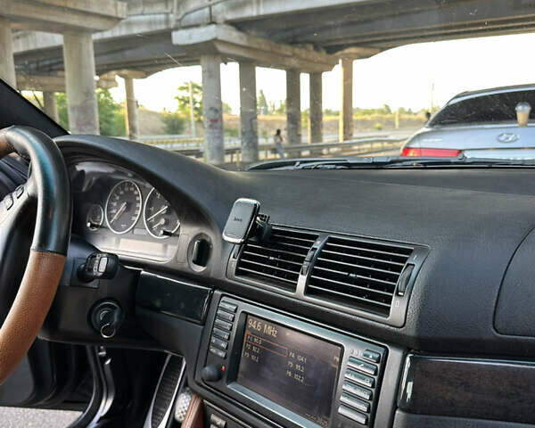 Чорний БМВ 5 Серія, об'ємом двигуна 3 л та пробігом 455 тис. км за 5200 $, фото 12 на Automoto.ua