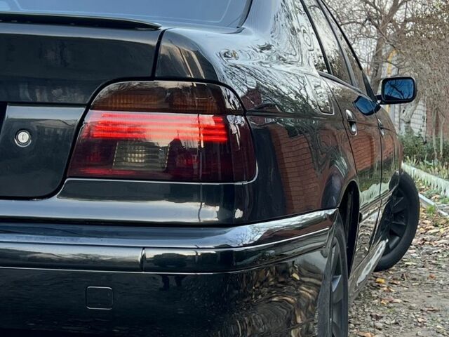 Черный БМВ 5 Серия, объемом двигателя 2.2 л и пробегом 455 тыс. км за 3999 $, фото 6 на Automoto.ua