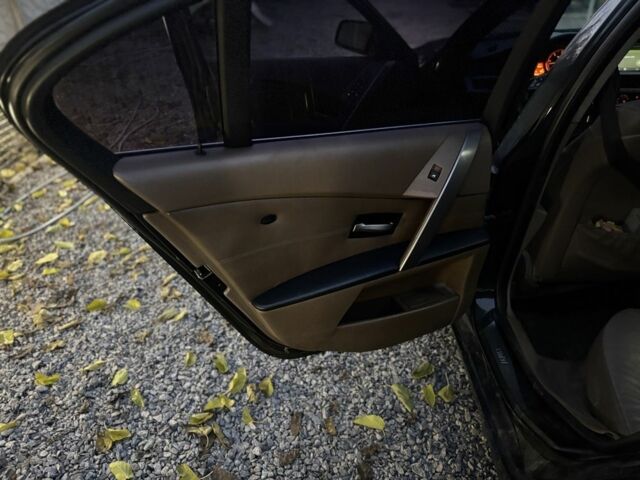 Чорний БМВ 5 Серія, об'ємом двигуна 3 л та пробігом 500 тис. км за 3100 $, фото 21 на Automoto.ua