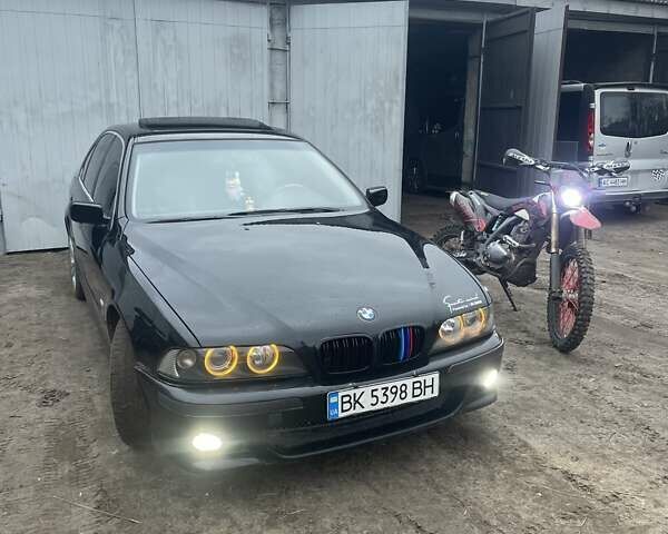 Черный БМВ 5 Серия, объемом двигателя 2.9 л и пробегом 350 тыс. км за 8000 $, фото 1 на Automoto.ua