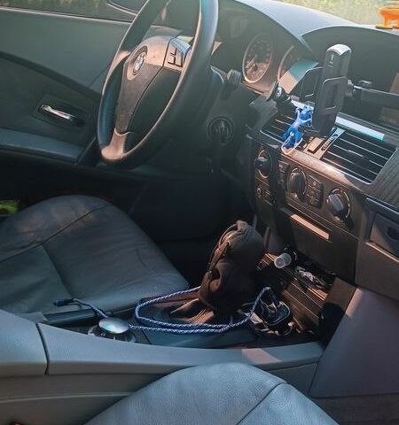 Черный БМВ 5 Серия, объемом двигателя 3 л и пробегом 382 тыс. км за 7600 $, фото 5 на Automoto.ua