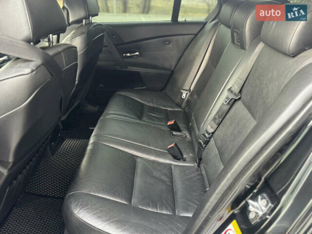 Черный БМВ 5 Серия, объемом двигателя 4.4 л и пробегом 372 тыс. км за 9350 $, фото 60 на Automoto.ua