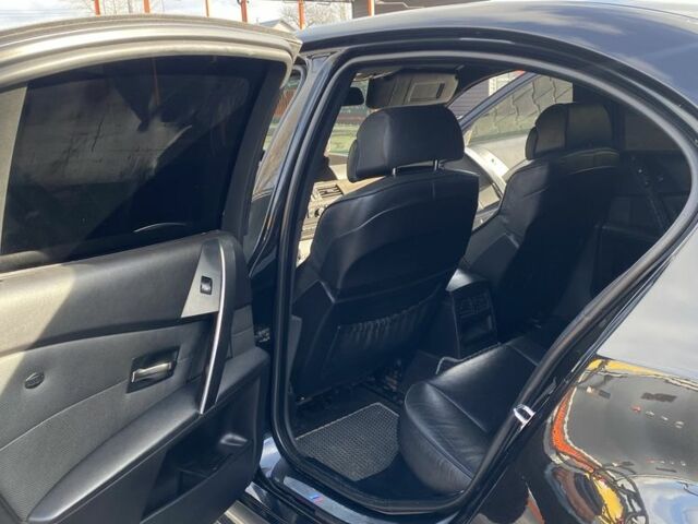 Чорний БМВ 5 Серія, об'ємом двигуна 3 л та пробігом 3 тис. км за 11000 $, фото 5 на Automoto.ua