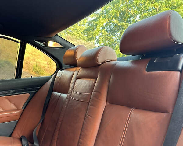 Чорний БМВ 5 Серія, об'ємом двигуна 3 л та пробігом 455 тис. км за 5200 $, фото 7 на Automoto.ua