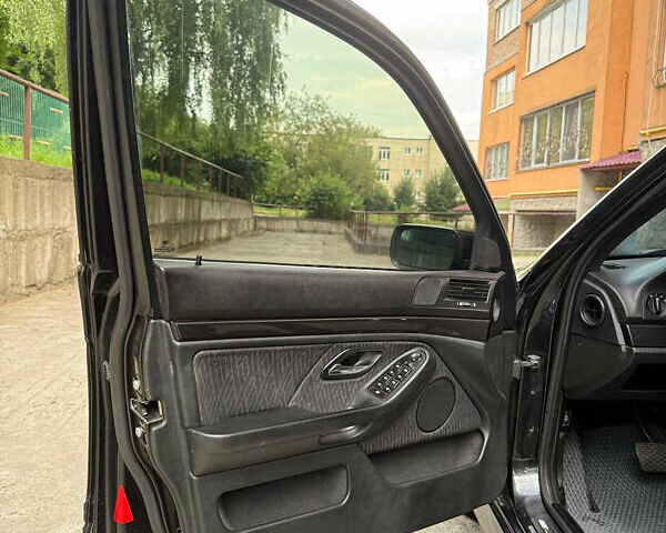 Черный БМВ 5 Серия, объемом двигателя 3 л и пробегом 454 тыс. км за 6999 $, фото 11 на Automoto.ua