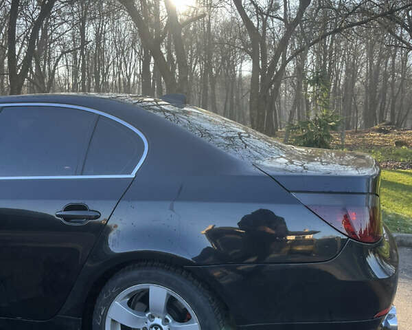 Чорний БМВ 5 Серія, об'ємом двигуна 3 л та пробігом 370 тис. км за 8300 $, фото 6 на Automoto.ua