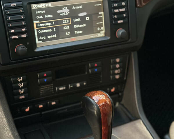 Черный БМВ 5 Серия, объемом двигателя 2.5 л и пробегом 337 тыс. км за 5200 $, фото 14 на Automoto.ua