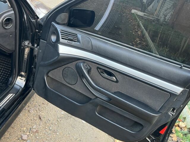 Черный БМВ 5 Серия, объемом двигателя 2.2 л и пробегом 455 тыс. км за 3999 $, фото 20 на Automoto.ua