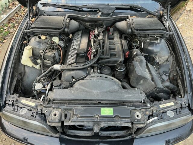 Черный БМВ 5 Серия, объемом двигателя 2.2 л и пробегом 455 тыс. км за 3999 $, фото 11 на Automoto.ua