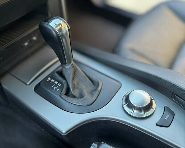 Черный БМВ 5 Серия, объемом двигателя 3 л и пробегом 384 тыс. км за 9500 $, фото 18 на Automoto.ua