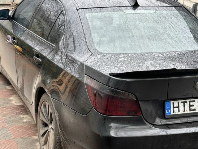 Чорний БМВ 5 Серія, об'ємом двигуна 3 л та пробігом 480 тис. км за 5000 $, фото 1 на Automoto.ua