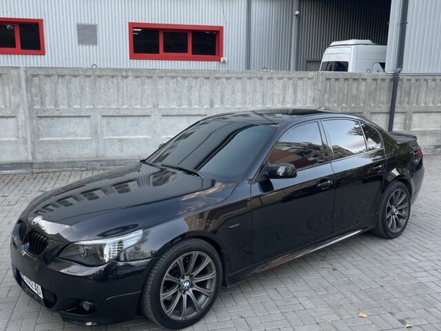 Черный БМВ 5 Серия, объемом двигателя 3 л и пробегом 320 тыс. км за 12000 $, фото 5 на Automoto.ua