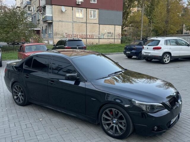 Черный БМВ 5 Серия, объемом двигателя 3 л и пробегом 320 тыс. км за 12000 $, фото 4 на Automoto.ua