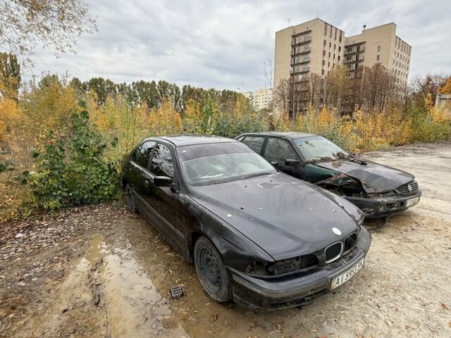 Черный БМВ 5 Серия, объемом двигателя 3 л и пробегом 3 тыс. км за 1000 $, фото 1 на Automoto.ua