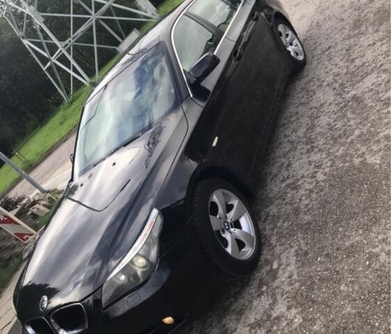 Черный БМВ 5 Серия, объемом двигателя 2.5 л и пробегом 300 тыс. км за 4210 $, фото 2 на Automoto.ua