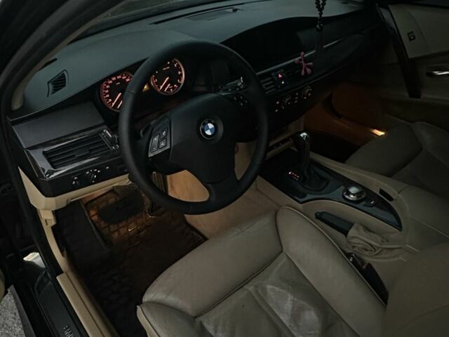 Чорний БМВ 5 Серія, об'ємом двигуна 3 л та пробігом 330 тис. км за 10500 $, фото 4 на Automoto.ua