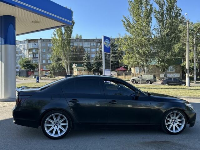 Черный БМВ 5 Серия, объемом двигателя 3 л и пробегом 307 тыс. км за 5400 $, фото 4 на Automoto.ua
