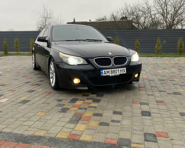 Черный БМВ 5 Серия, объемом двигателя 4.4 л и пробегом 325 тыс. км за 9000 $, фото 2 на Automoto.ua