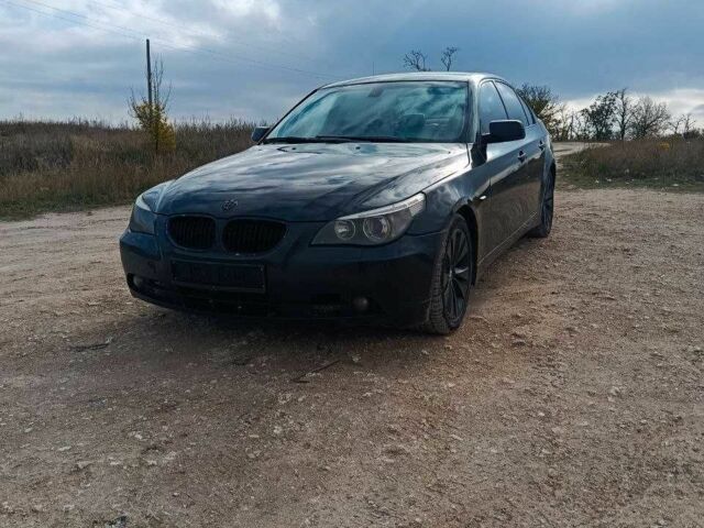 БМВ 5 Серия 2004 в Изюме на Automoto.ua Черный БМВ 5 Серия, объемом двигателя 3 л и пробегом 484 тыс. км за 4300 $, фото 4 на Automoto.ua