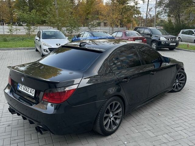 Черный БМВ 5 Серия, объемом двигателя 3 л и пробегом 320 тыс. км за 12000 $, фото 1 на Automoto.ua