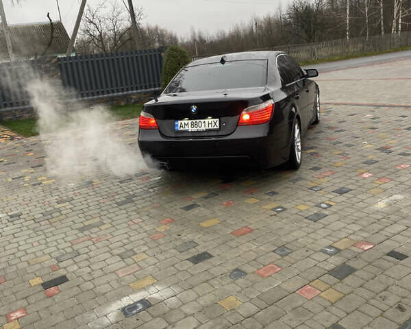 Черный БМВ 5 Серия, объемом двигателя 4.4 л и пробегом 325 тыс. км за 9000 $, фото 5 на Automoto.ua