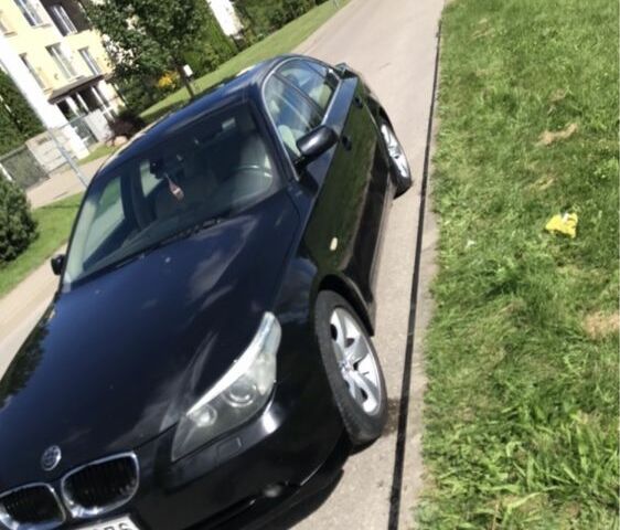 Черный БМВ 5 Серия, объемом двигателя 2.5 л и пробегом 300 тыс. км за 4210 $, фото 3 на Automoto.ua