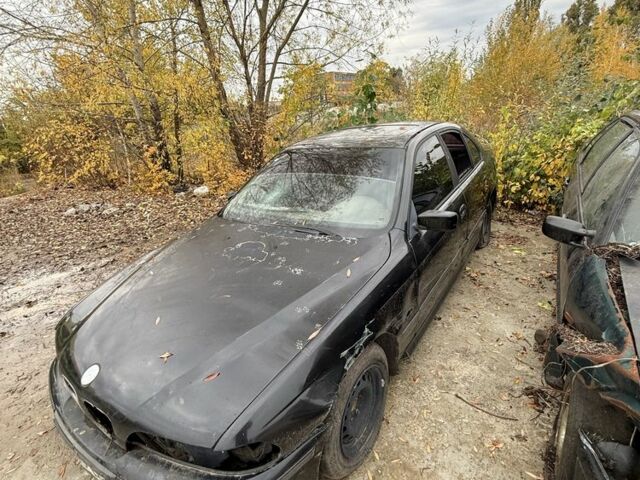 Черный БМВ 5 Серия, объемом двигателя 3 л и пробегом 3 тыс. км за 1000 $, фото 2 на Automoto.ua