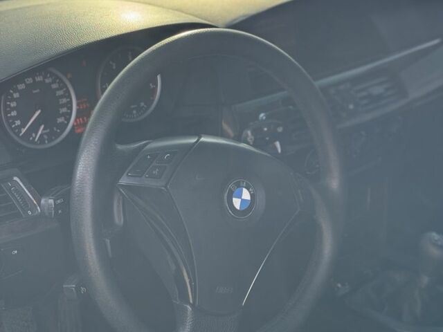 Чорний БМВ 5 Серія, об'ємом двигуна 3 л та пробігом 350 тис. км за 4100 $, фото 11 на Automoto.ua