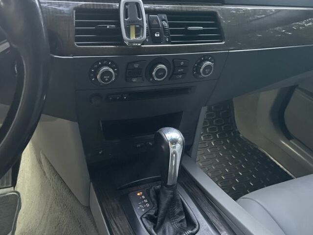 Черный БМВ 5 Серия, объемом двигателя 0 л и пробегом 360 тыс. км за 7500 $, фото 9 на Automoto.ua