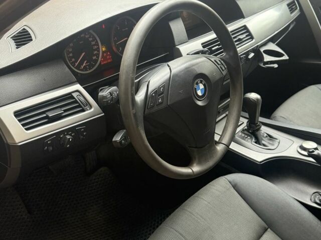 Черный БМВ 5 Серия, объемом двигателя 2.5 л и пробегом 300 тыс. км за 3800 $, фото 12 на Automoto.ua