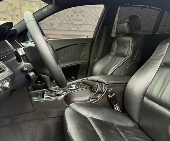 Черный БМВ 5 Серия, объемом двигателя 3 л и пробегом 292 тыс. км за 11500 $, фото 10 на Automoto.ua