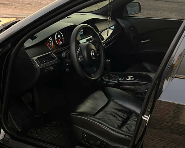Чорний БМВ 5 Серія, об'ємом двигуна 3 л та пробігом 291 тис. км за 11900 $, фото 35 на Automoto.ua