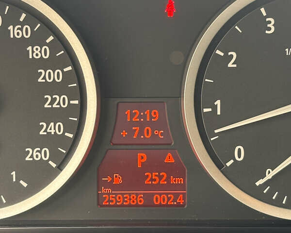 Черный БМВ 5 Серия, объемом двигателя 2.98 л и пробегом 259 тыс. км за 6400 $, фото 9 на Automoto.ua