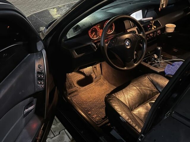 Черный БМВ 5 Серия, объемом двигателя 3 л и пробегом 400 тыс. км за 3850 $, фото 6 на Automoto.ua