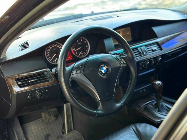 Черный БМВ 5 Серия, объемом двигателя 2.5 л и пробегом 350 тыс. км за 5800 $, фото 6 на Automoto.ua