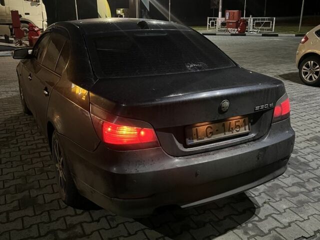 Черный БМВ 5 Серия, объемом двигателя 3 л и пробегом 400 тыс. км за 3850 $, фото 5 на Automoto.ua
